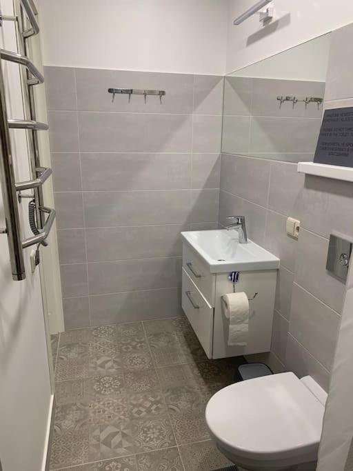 Cozy Apartment In Karmėlava Eksteriør bilde
